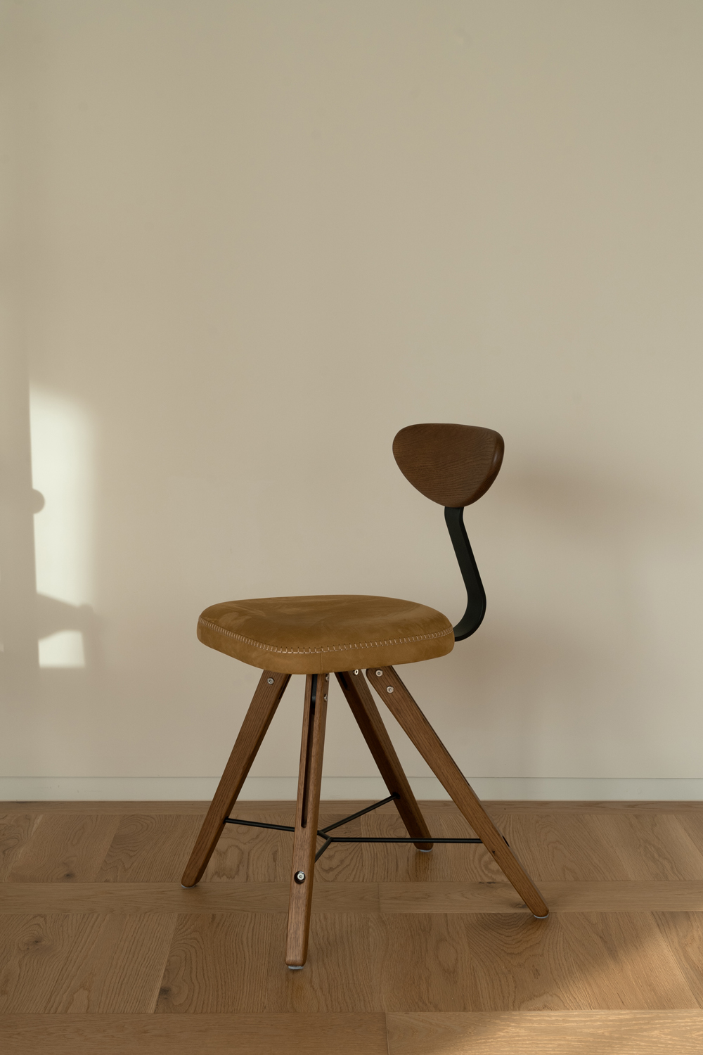 Theo dining chair